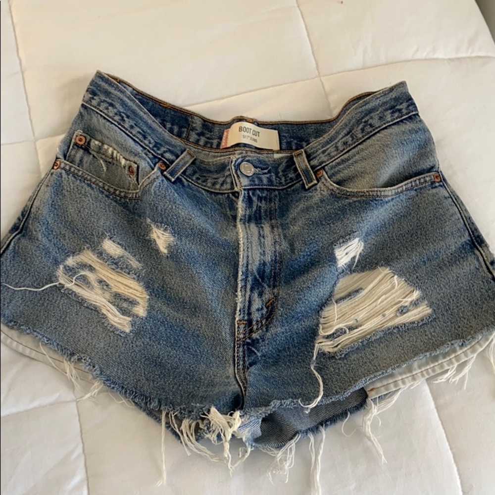 Distressed Cutoff Levi’s Denim Shorts